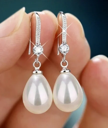 Exquisite Fashion Silver Color Water Imitation Pearls Drop Earrings for Women Shiny Red Green Round Imitation Pearls Earrings