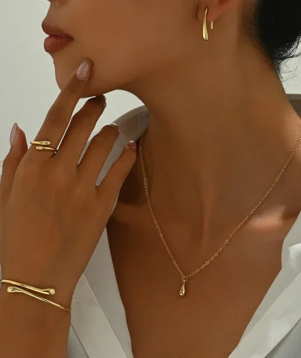 Charm 925 Sterling Silver Water Droplet Jewelry Set For Women Elegant Four-piece Earrings Ring Bracelet Set Personalized Jewelry