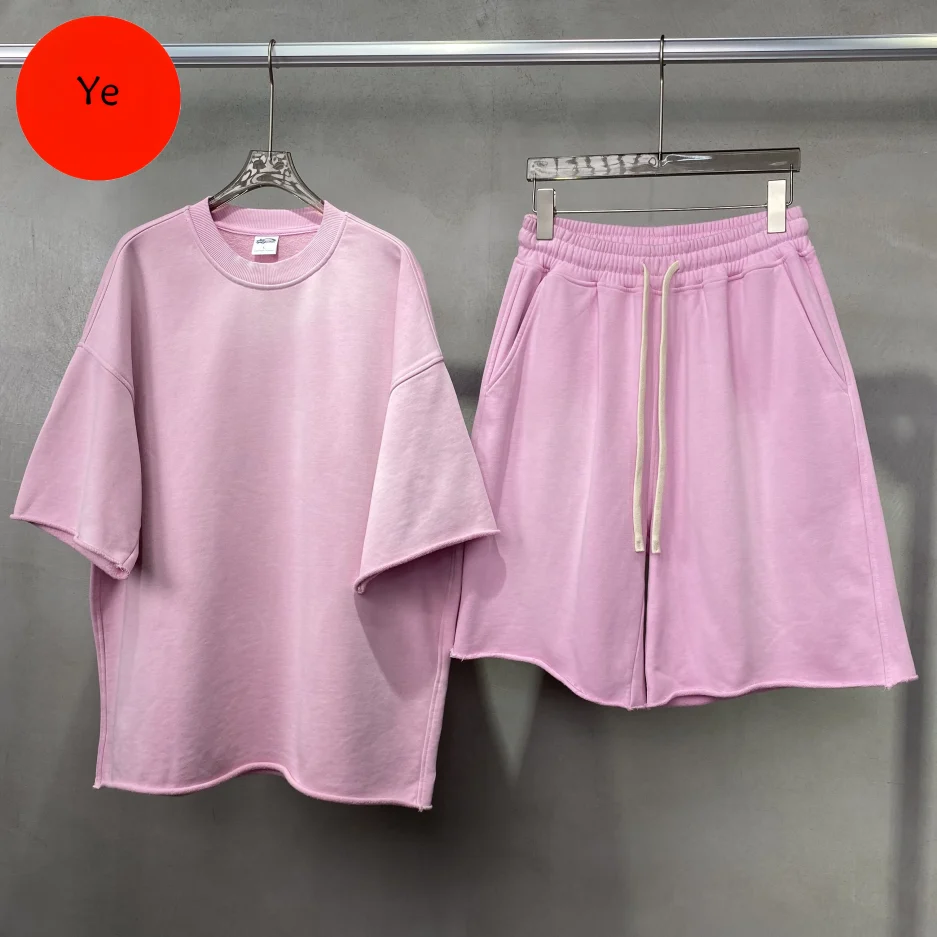 A shirt and shorts suit(You can buy them separately. Please buy both shirts and shorts for the suit)